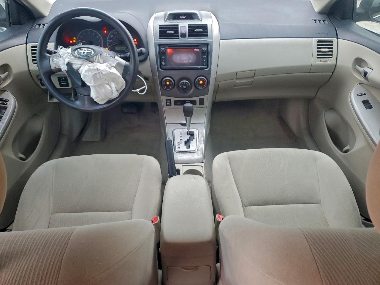 2013 TOYOTA COROLLA BASE photo 22
