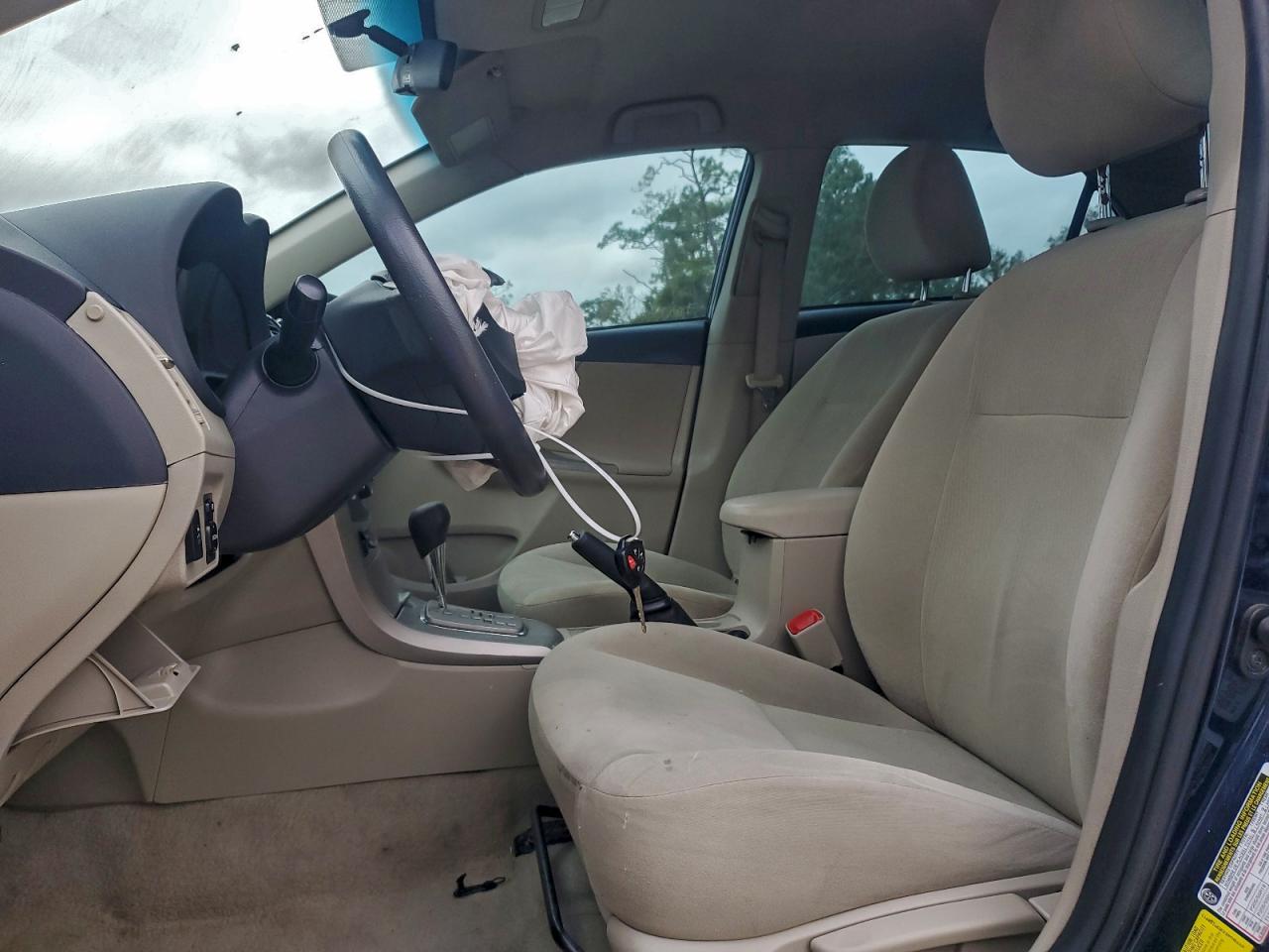 2013 TOYOTA COROLLA BASE photo 19