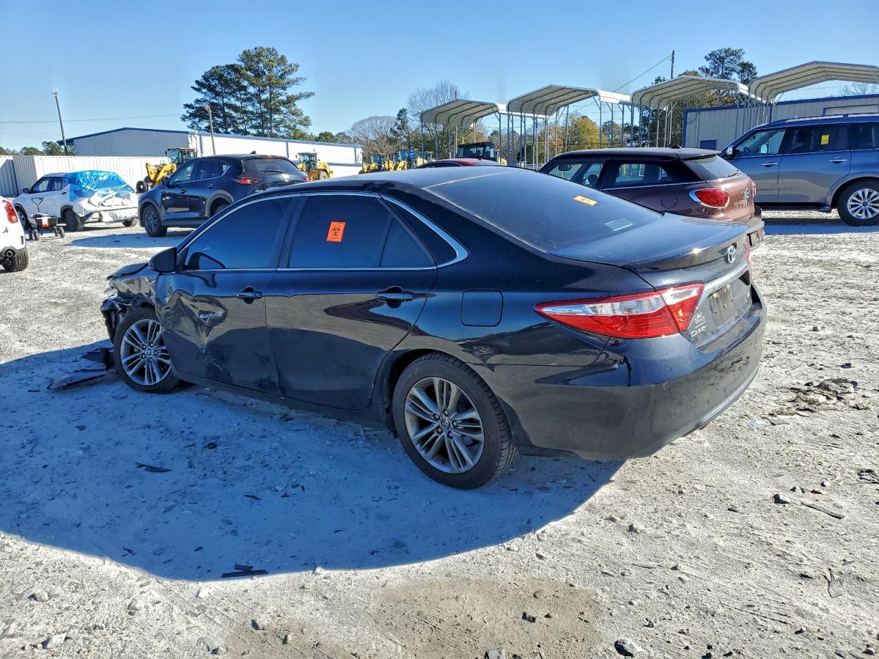 2015 TOYOTA CAMRY LE photo 2