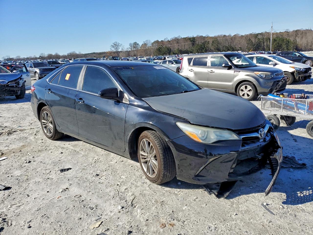 2015 TOYOTA CAMRY LE photo 4