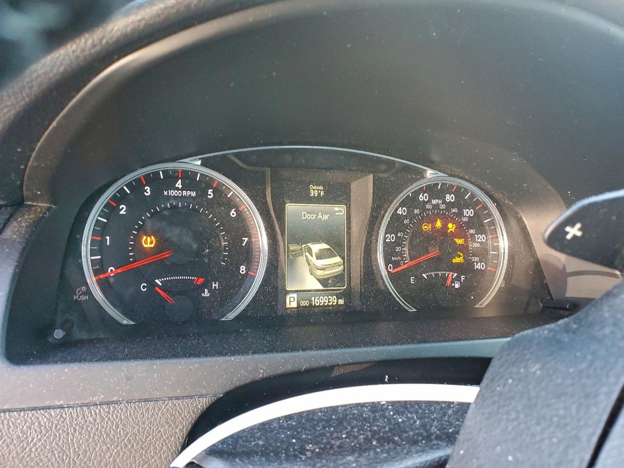 2015 TOYOTA CAMRY LE photo 9