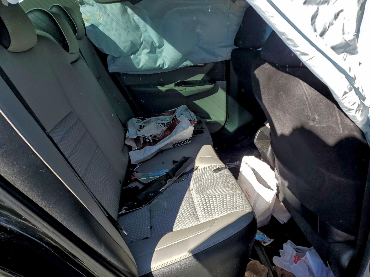 2015 TOYOTA CAMRY LE photo 10