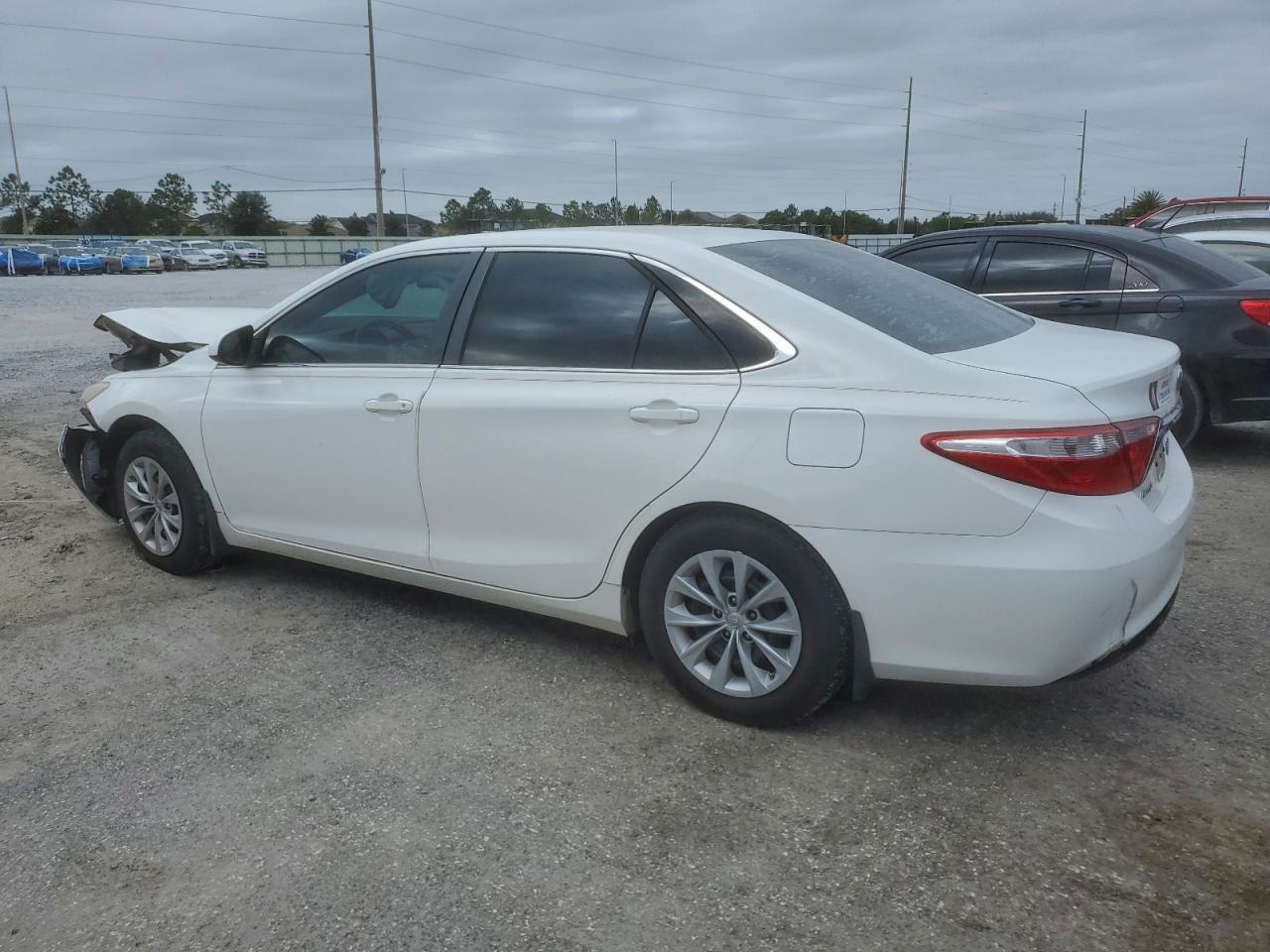 2015 TOYOTA CAMRY HYBRID photo 3