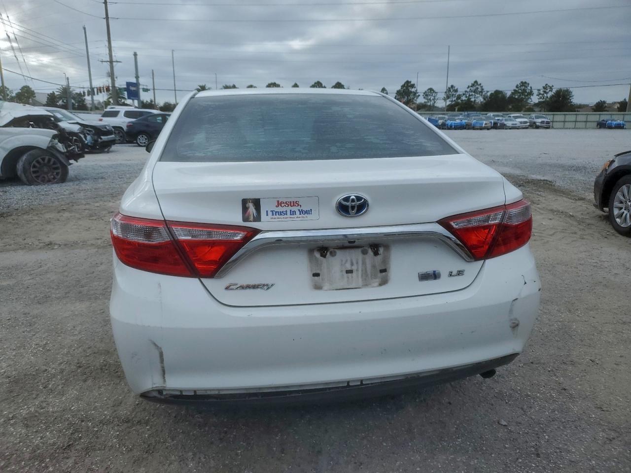 2015 TOYOTA CAMRY HYBRID photo 11
