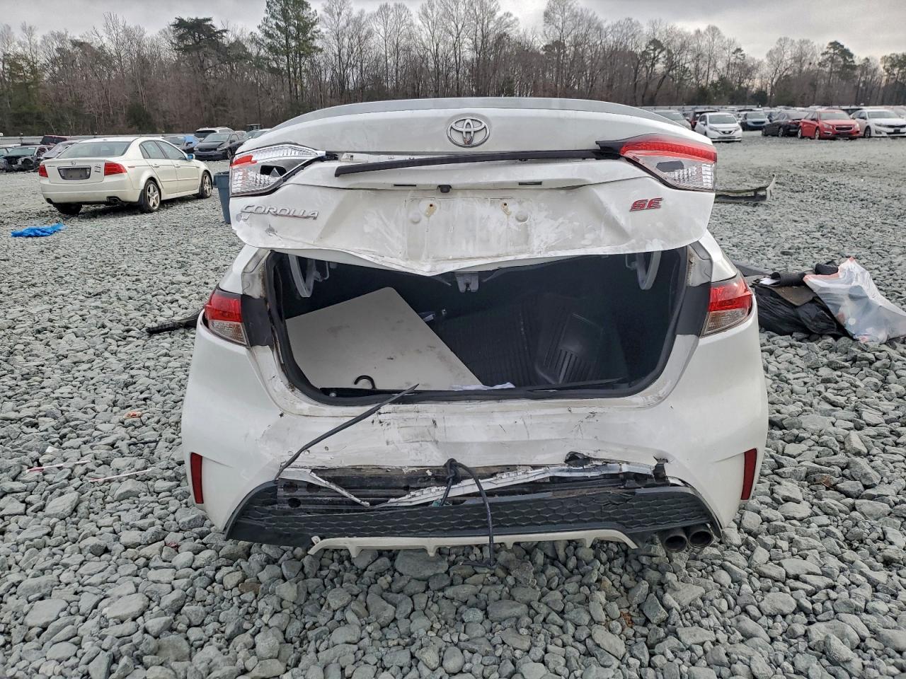 2022 TOYOTA COROLLA SE photo 6