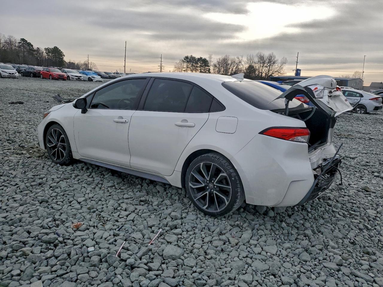 2022 TOYOTA COROLLA SE photo 2