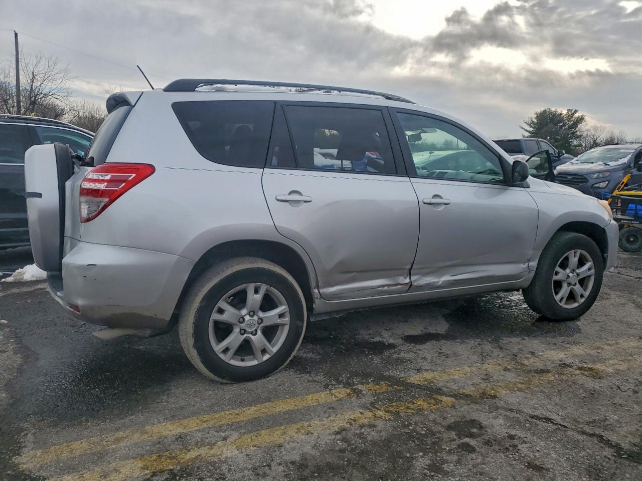 2012 TOYOTA RAV4 photo 3