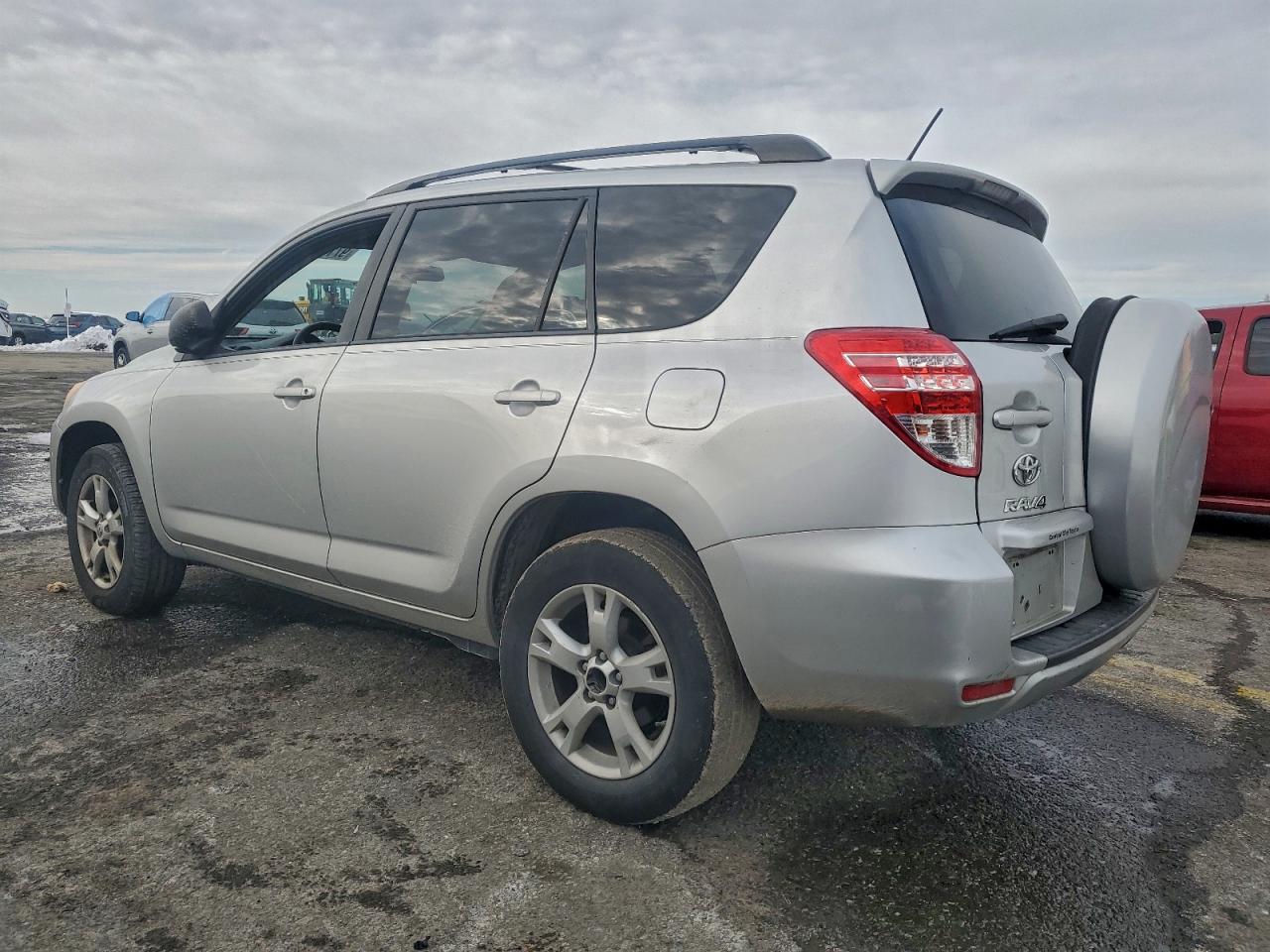 2012 TOYOTA RAV4 photo 2