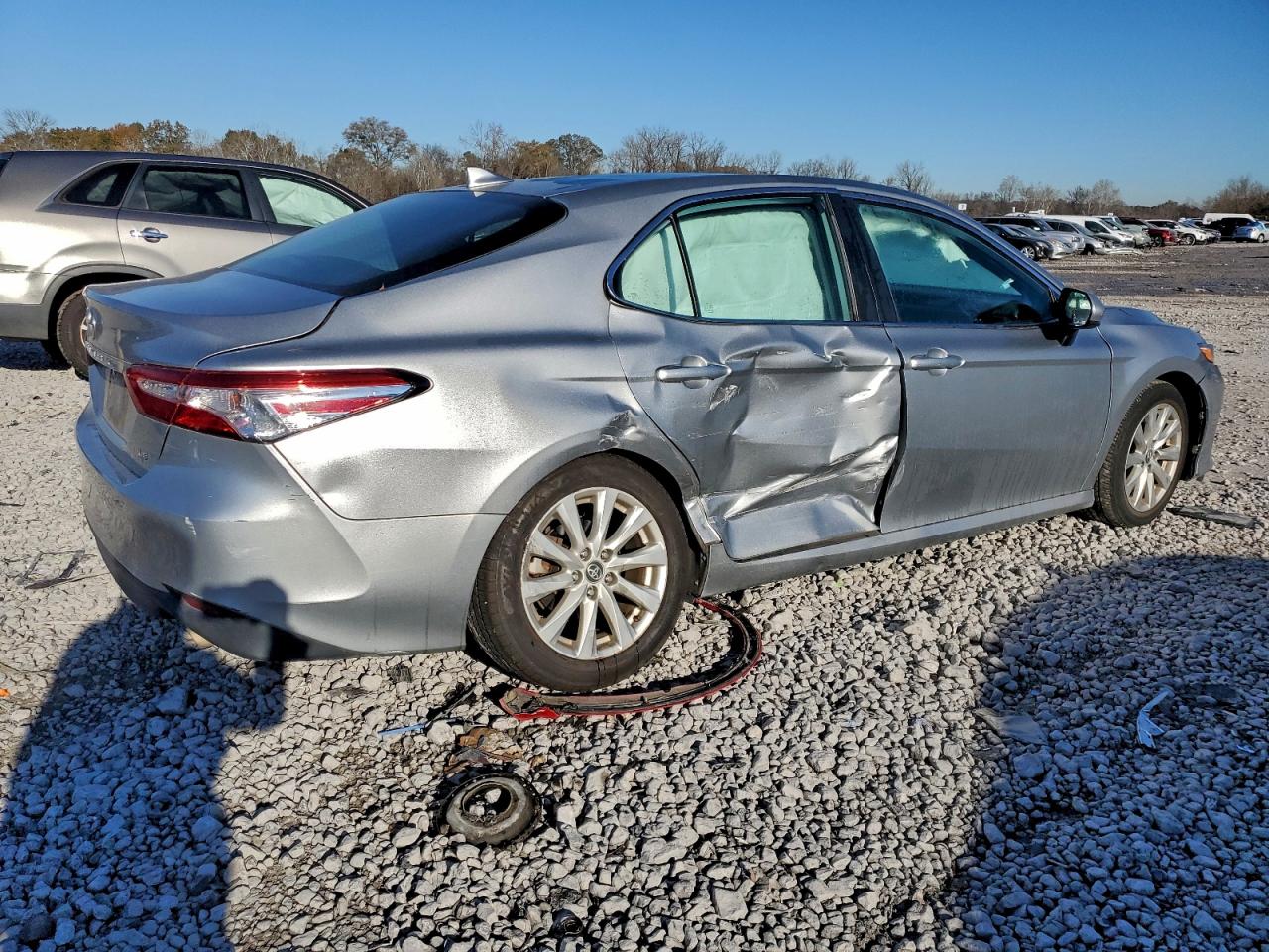 2019 TOYOTA CAMRY L photo 3