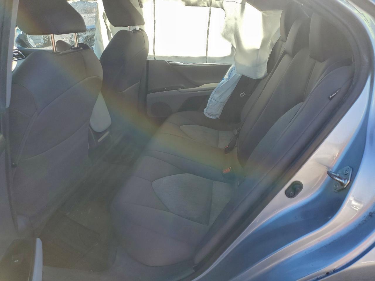 2019 TOYOTA CAMRY L photo 10