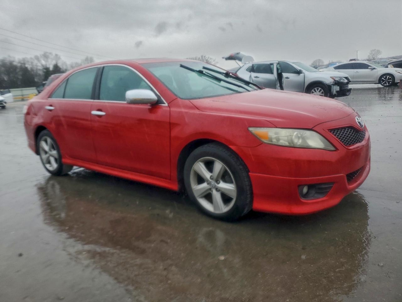2011 TOYOTA CAMRY SE photo 4