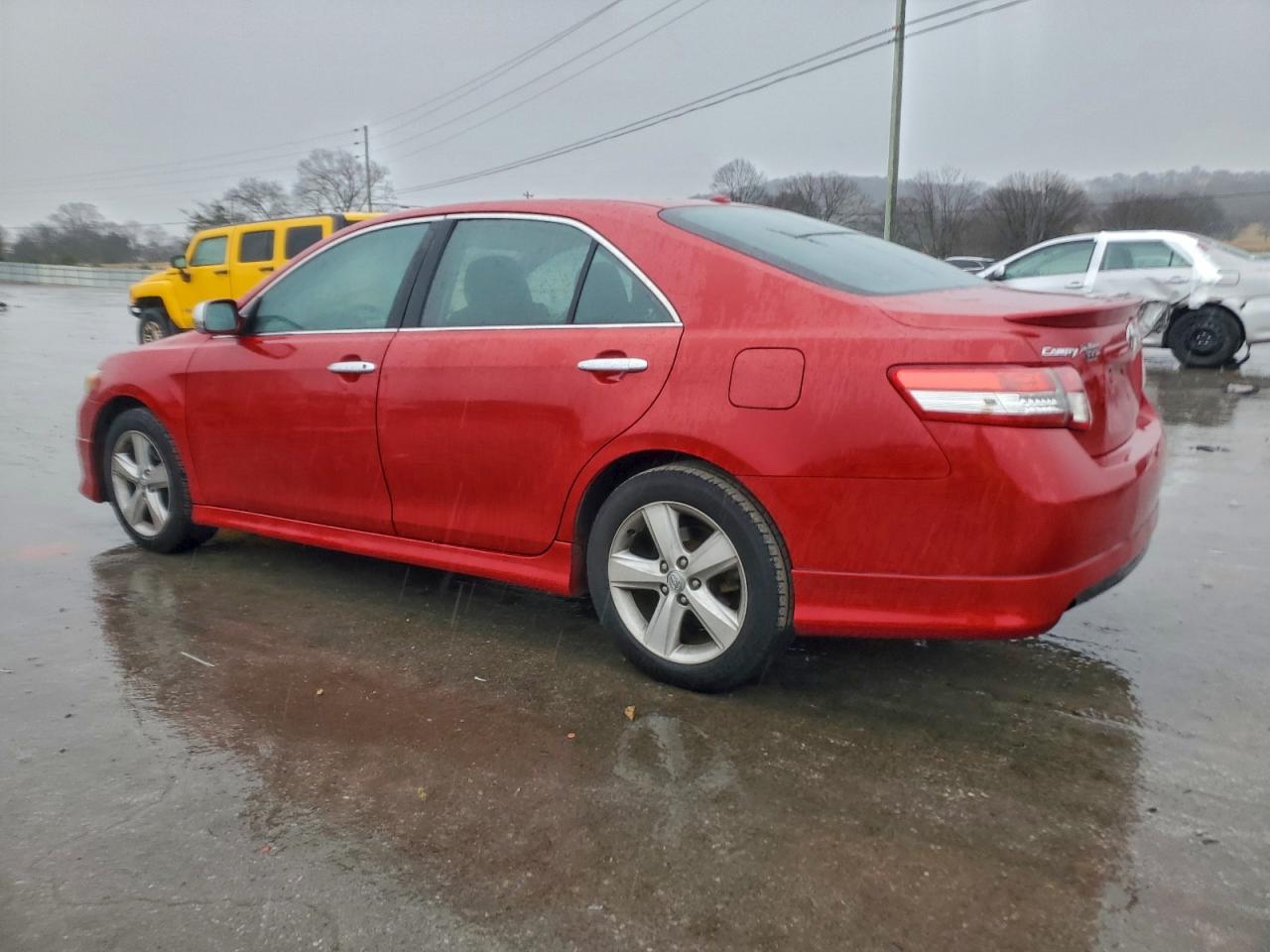 2011 TOYOTA CAMRY SE photo 2