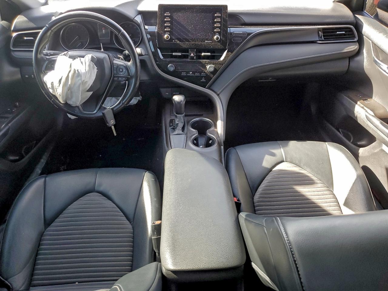2021 TOYOTA CAMRY SE photo 15