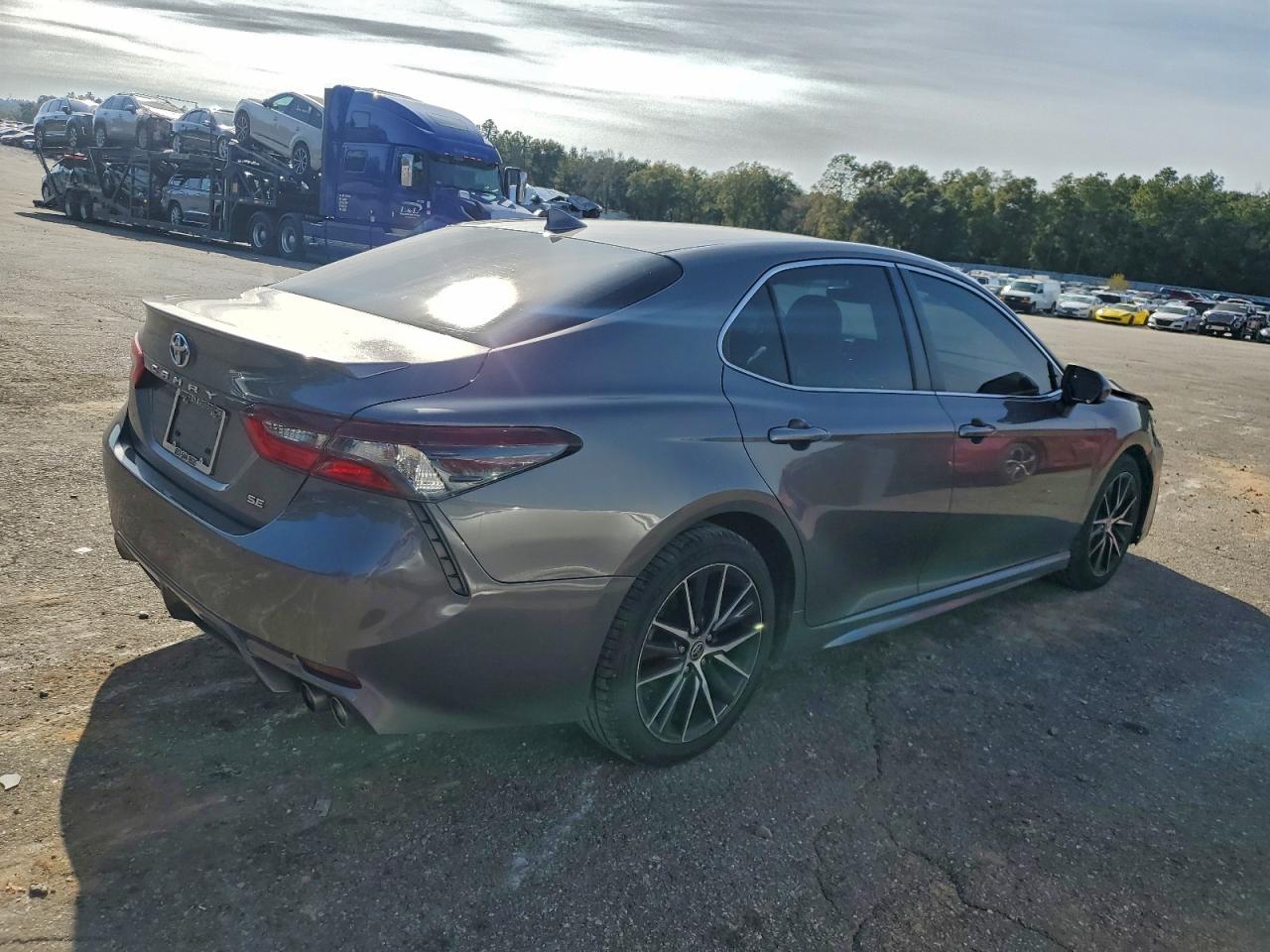 2021 TOYOTA CAMRY SE photo 5