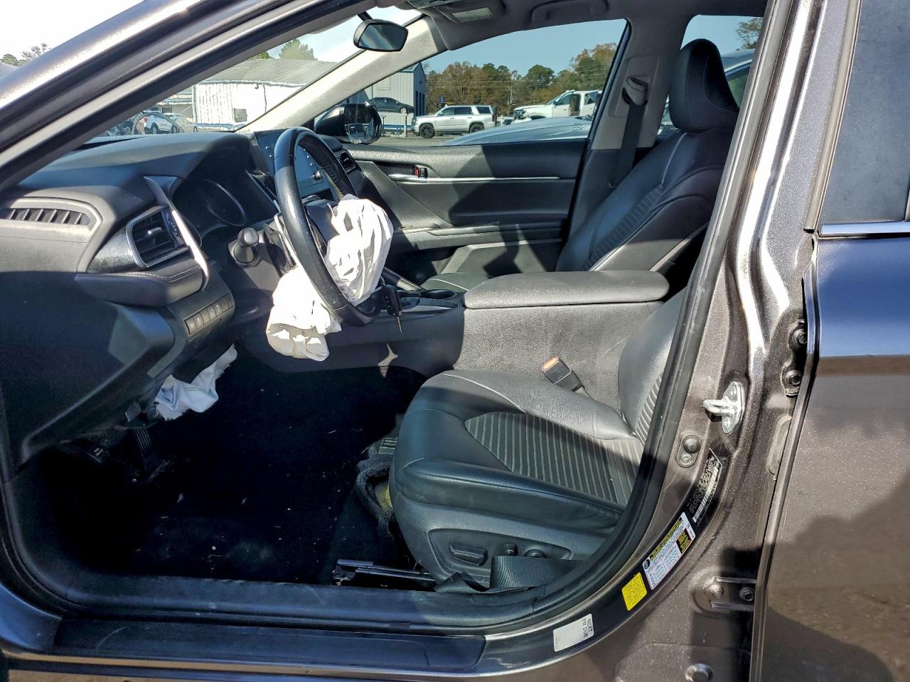 2021 TOYOTA CAMRY SE photo 13