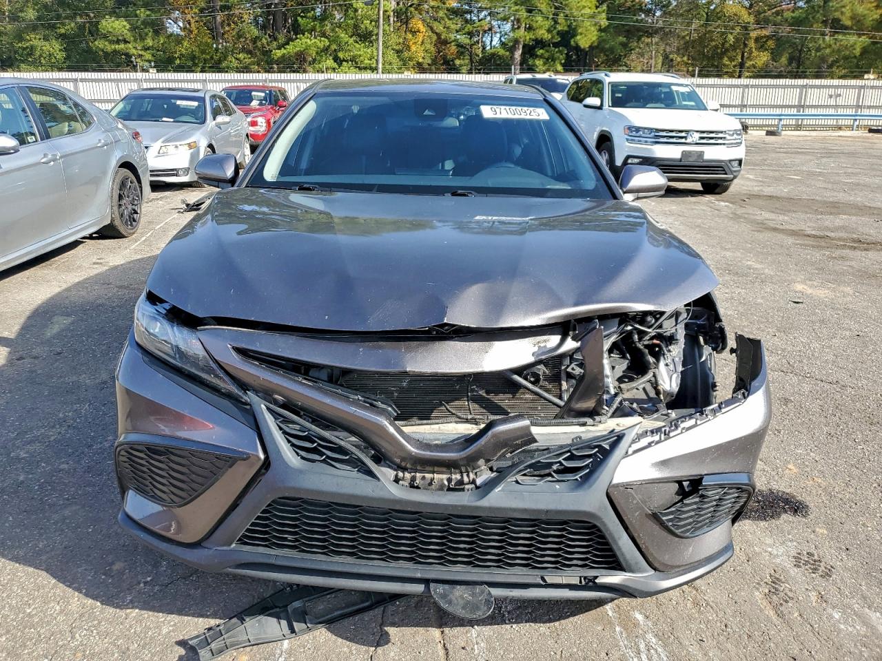 2021 TOYOTA CAMRY SE photo 9