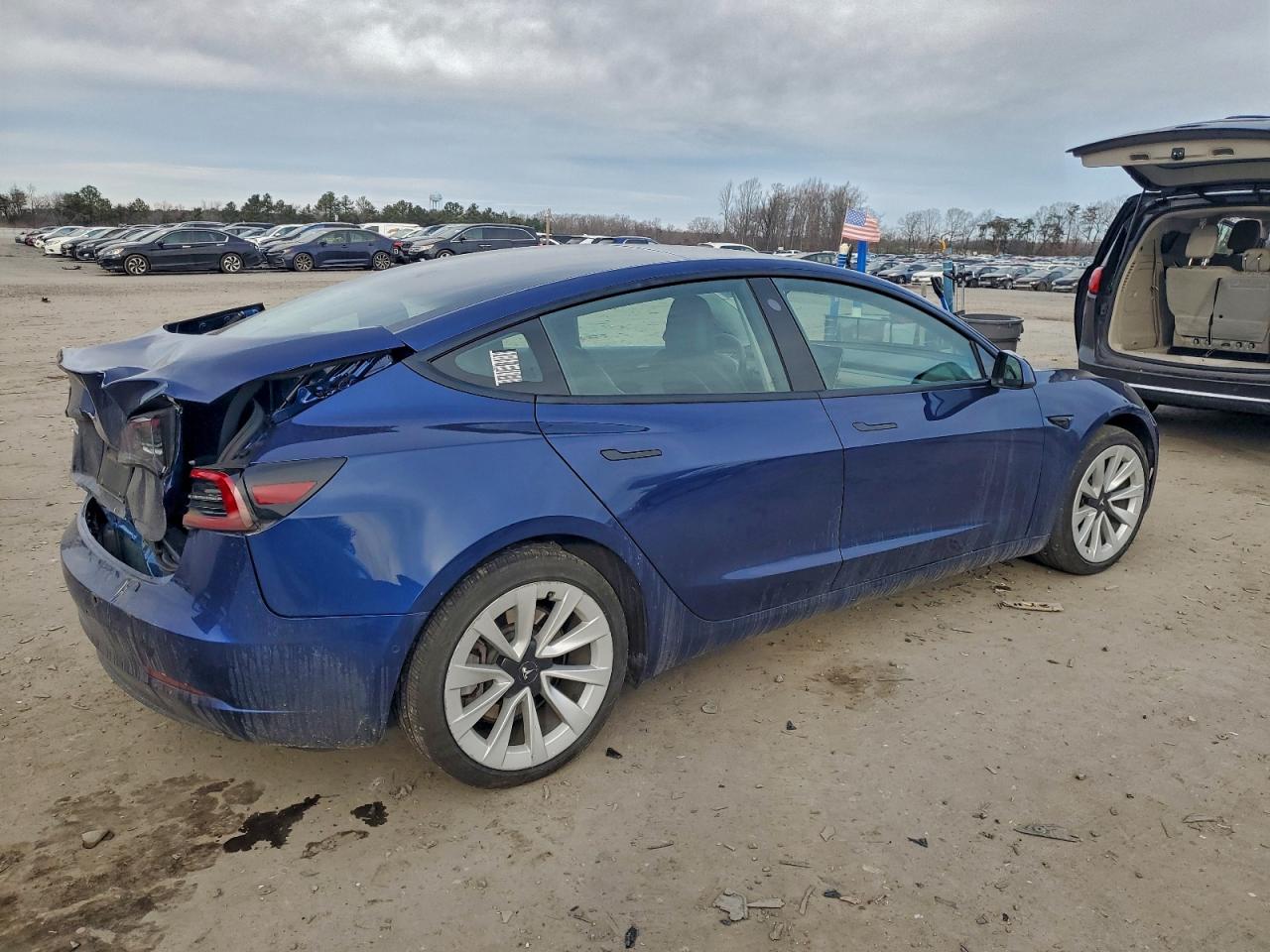 2022 TESLA MODEL 3 photo 3