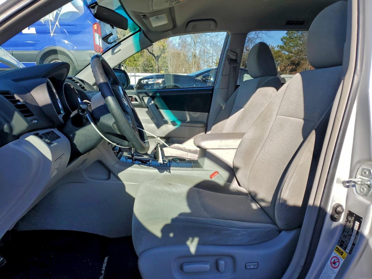 2012 TOYOTA HIGHLANDER BASE photo 7