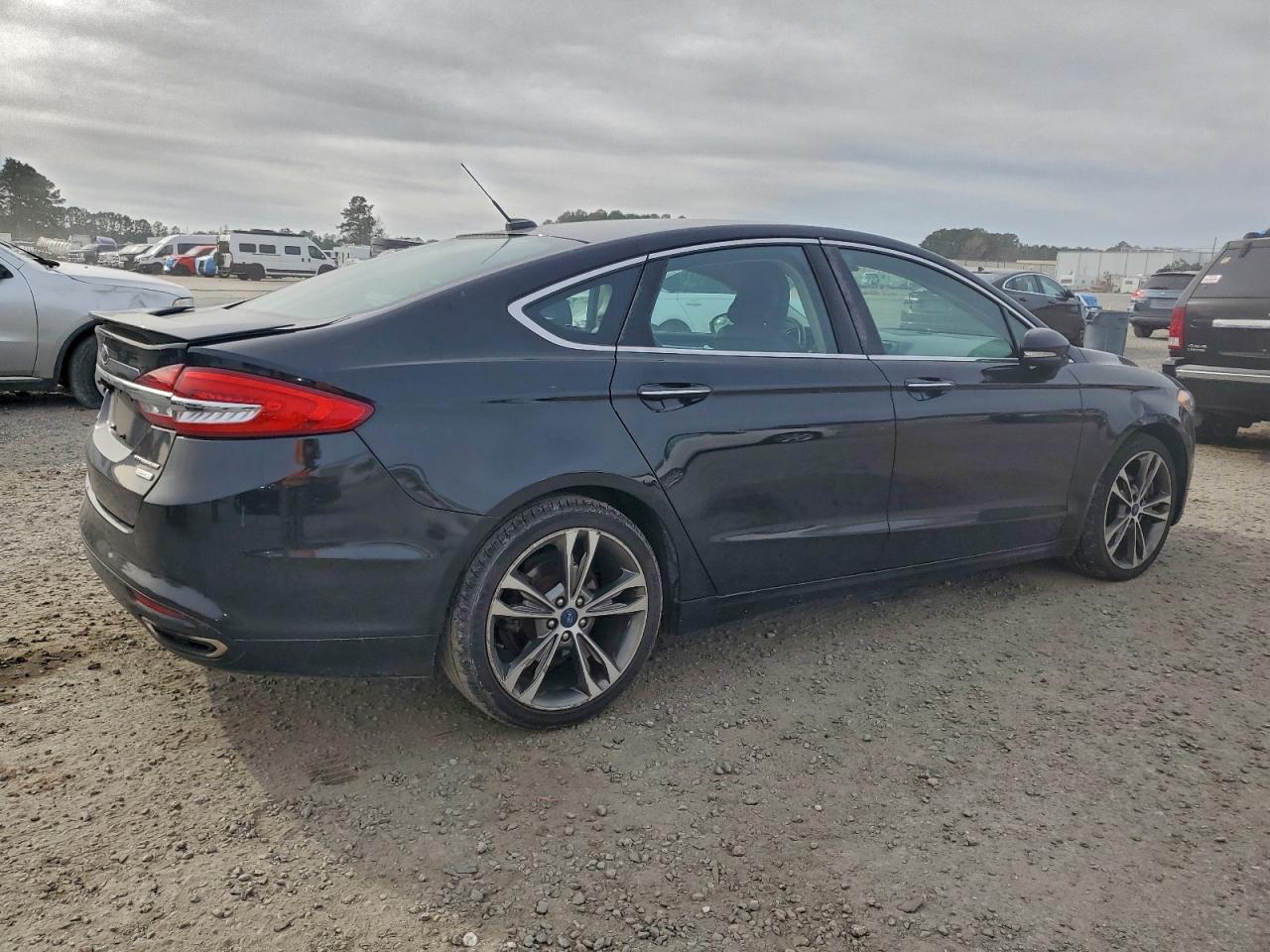 2017 FORD FUSION TITANIUM photo 3