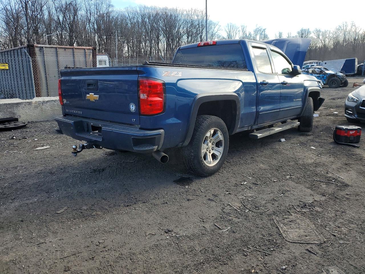 2017 CHEVROLET SILVERADO K1500 LT photo 3