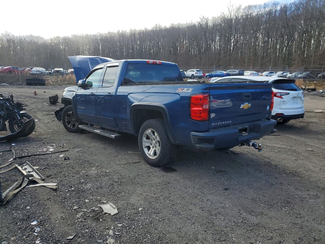 2017 CHEVROLET SILVERADO K1500 LT photo 2