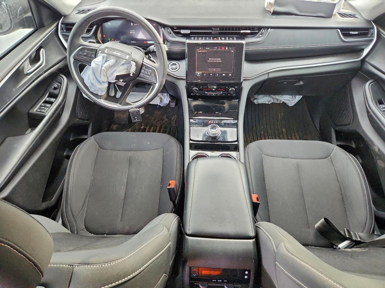 2023 JEEP GRAND CHEROKEE L LAREDO photo 8