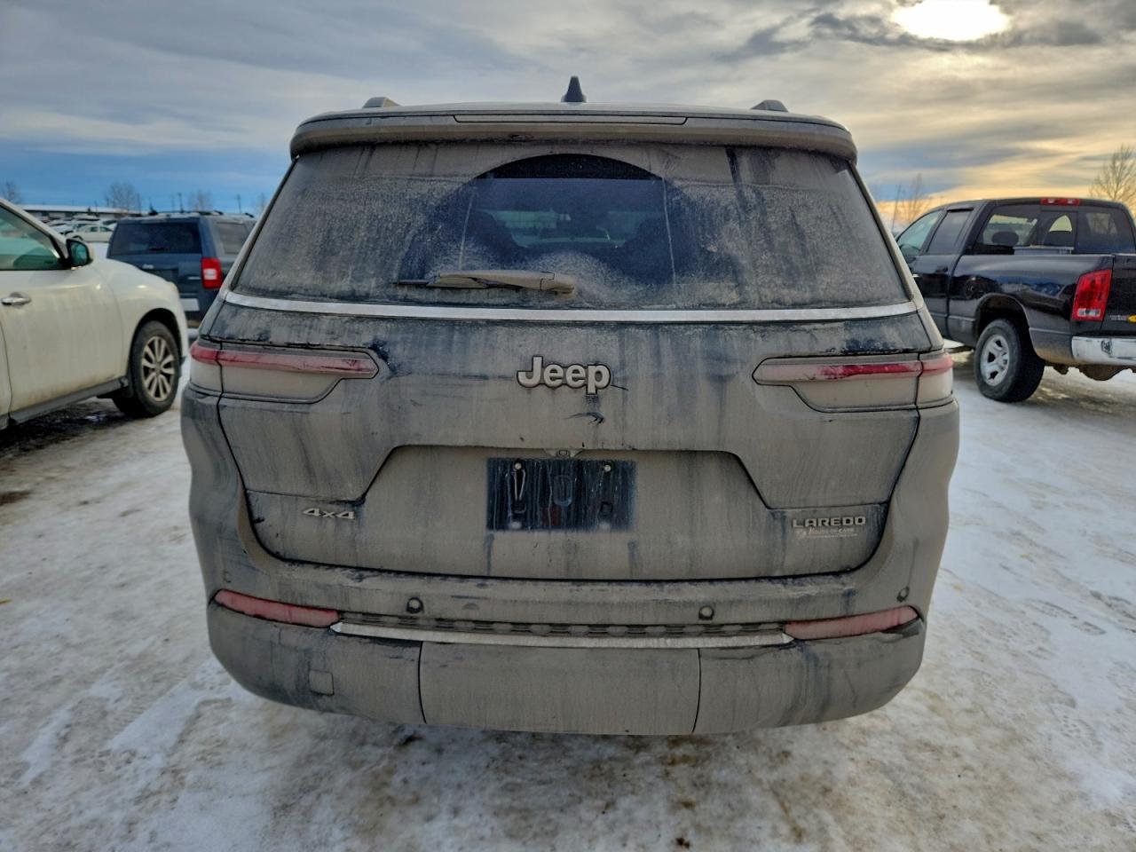 2023 JEEP GRAND CHEROKEE L LAREDO photo 6