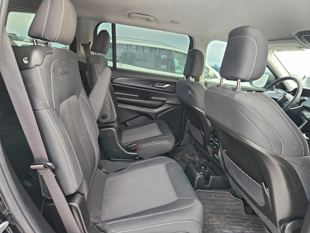 2023 JEEP GRAND CHEROKEE L LAREDO photo 11