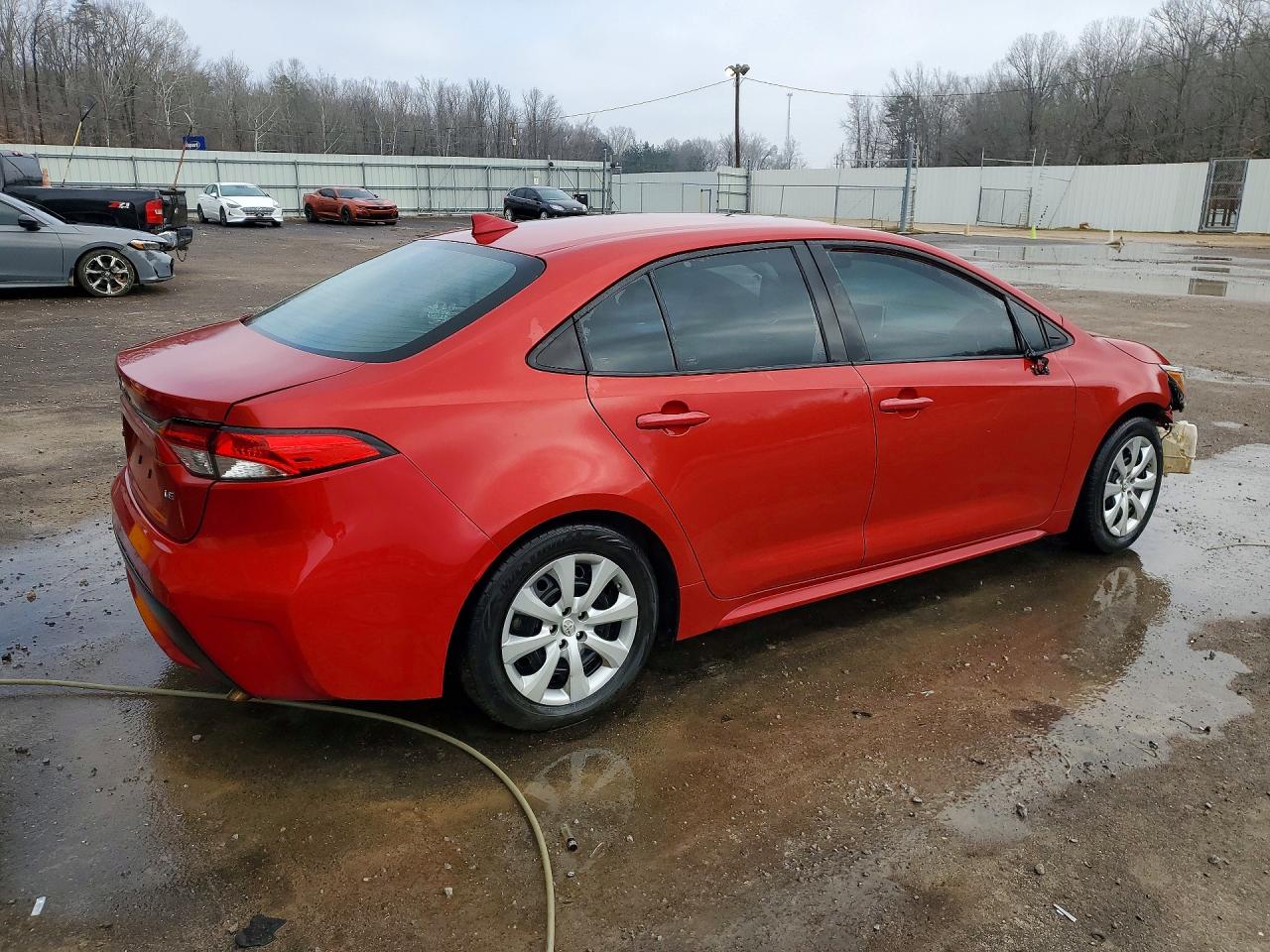 2021 TOYOTA COROLLA LE photo 3
