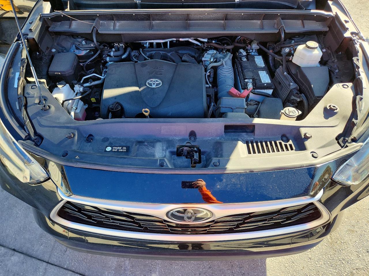 2021 TOYOTA HIGHLANDER XLE photo 12