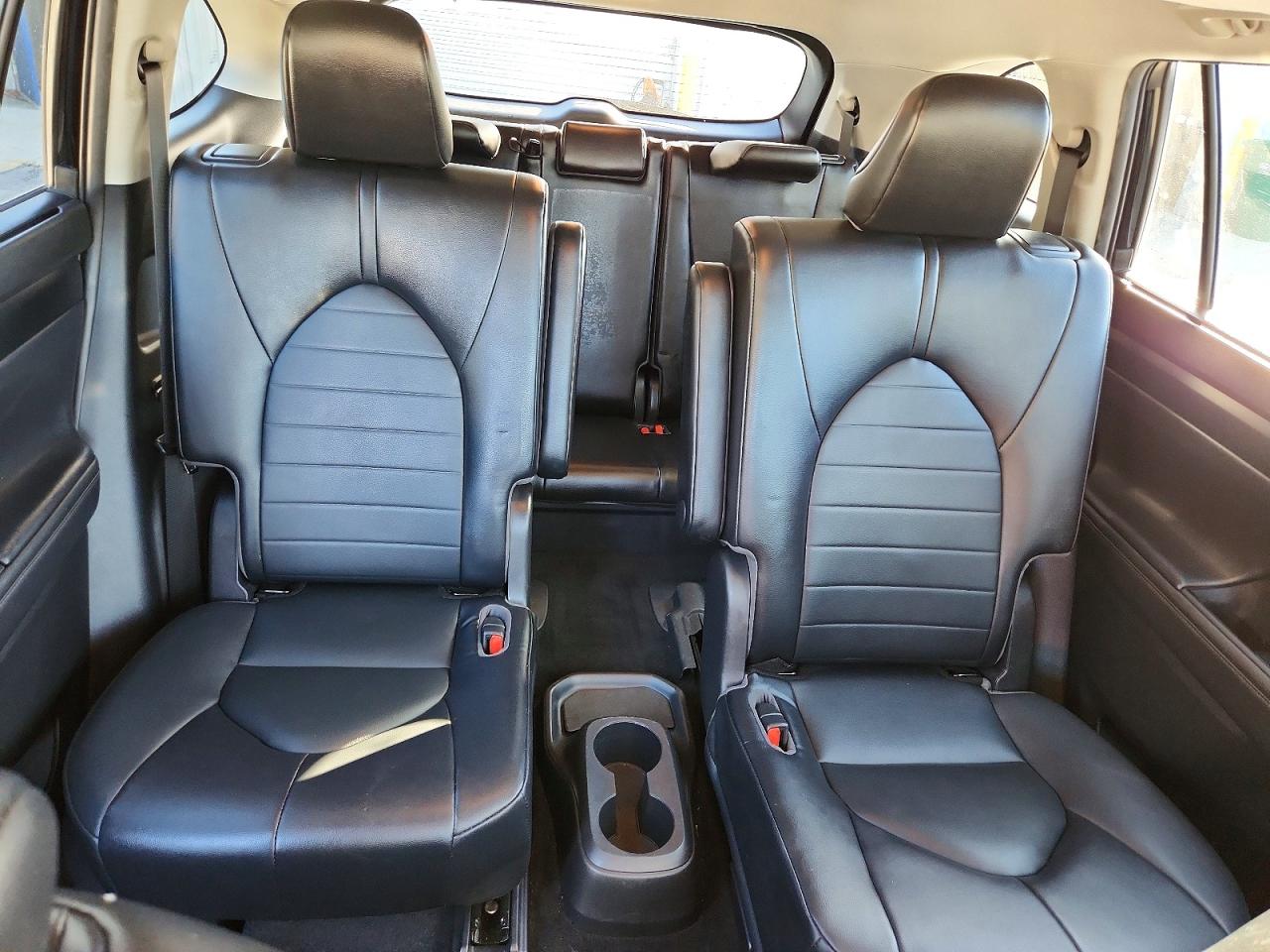 2021 TOYOTA HIGHLANDER XLE photo 10