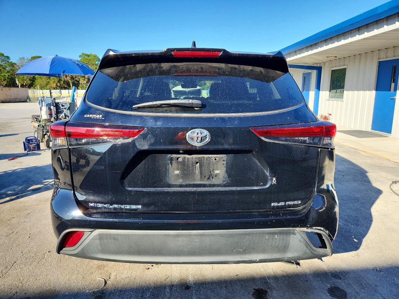 2021 TOYOTA HIGHLANDER XLE photo 6