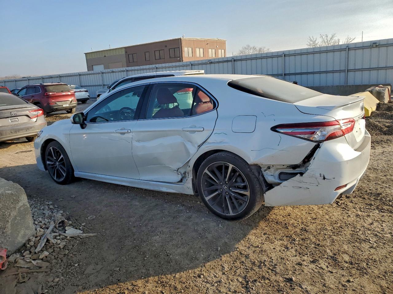 2018 TOYOTA CAMRY XSE photo 4