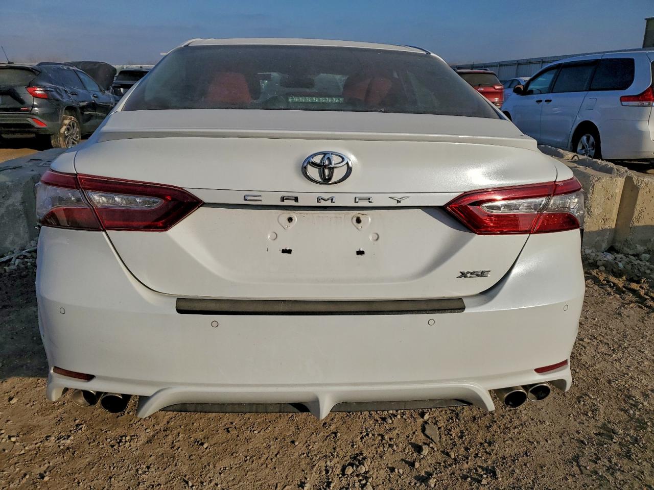 2018 TOYOTA CAMRY XSE photo 16