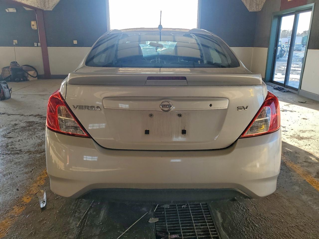 2018 NISSAN VERSA S photo 16