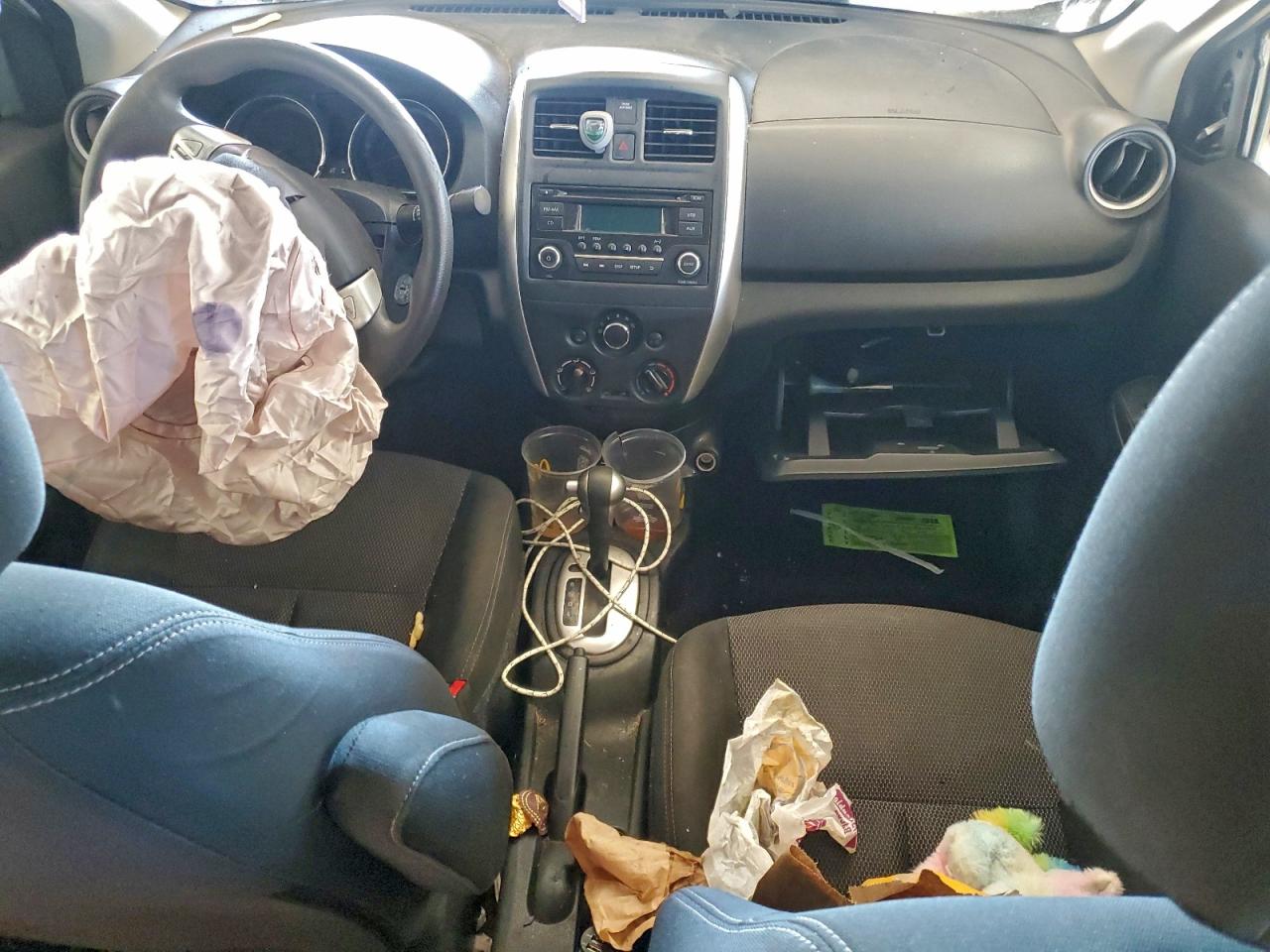 2018 NISSAN VERSA S photo 22