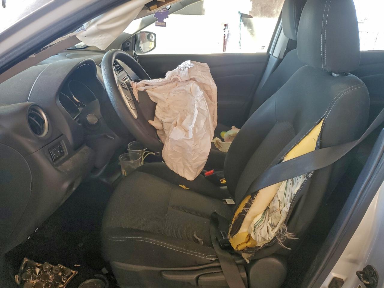 2018 NISSAN VERSA S photo 19