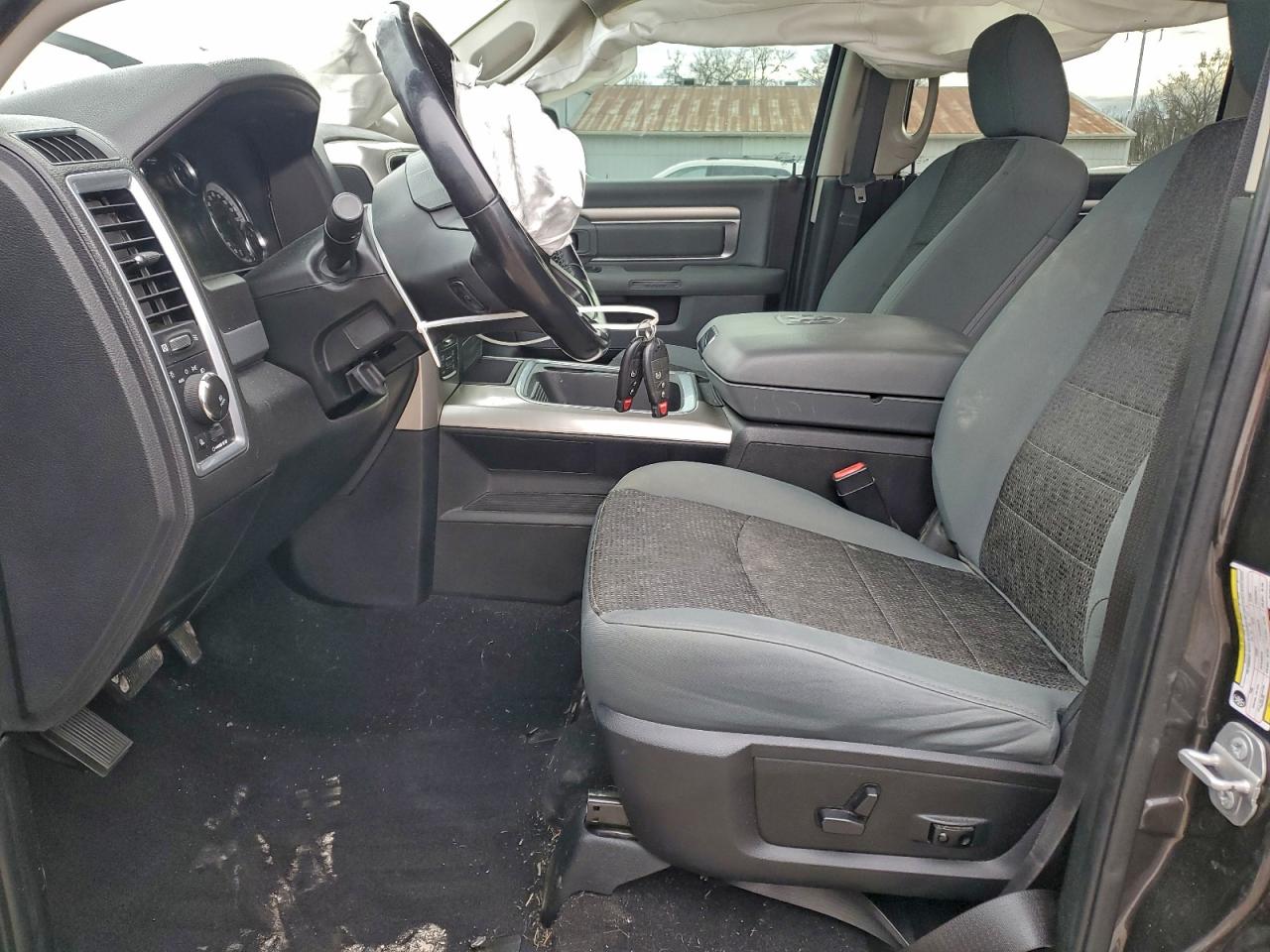 2018 RAM 1500 SLT photo 13