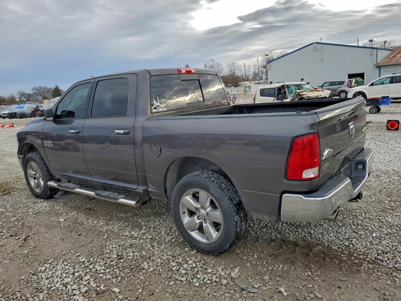 2018 RAM 1500 SLT photo 3