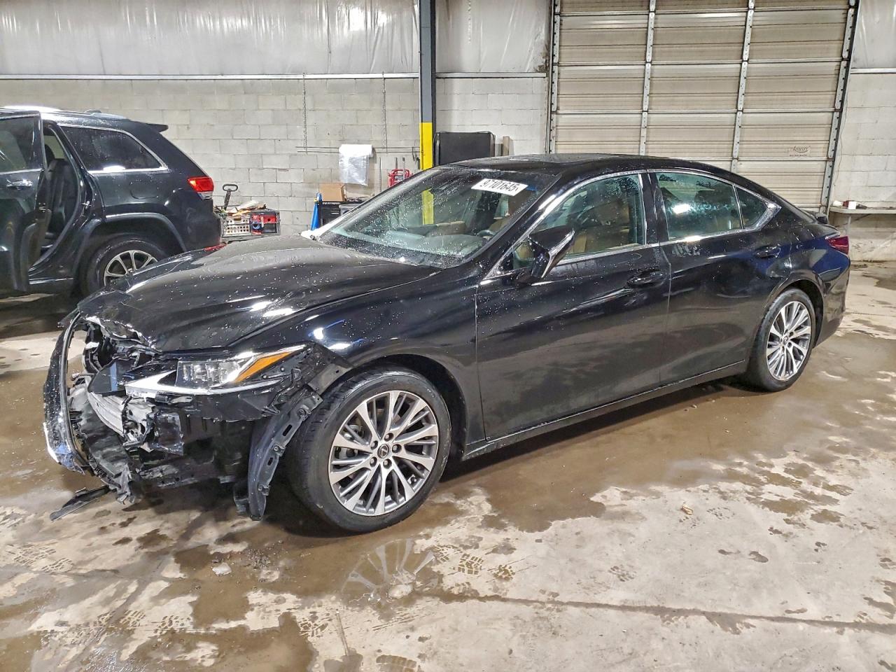 2020 LEXUS ES