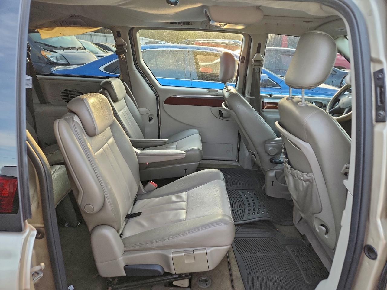 2006 CHRYSLER TOWN & COUNTRY TOURING photo 11
