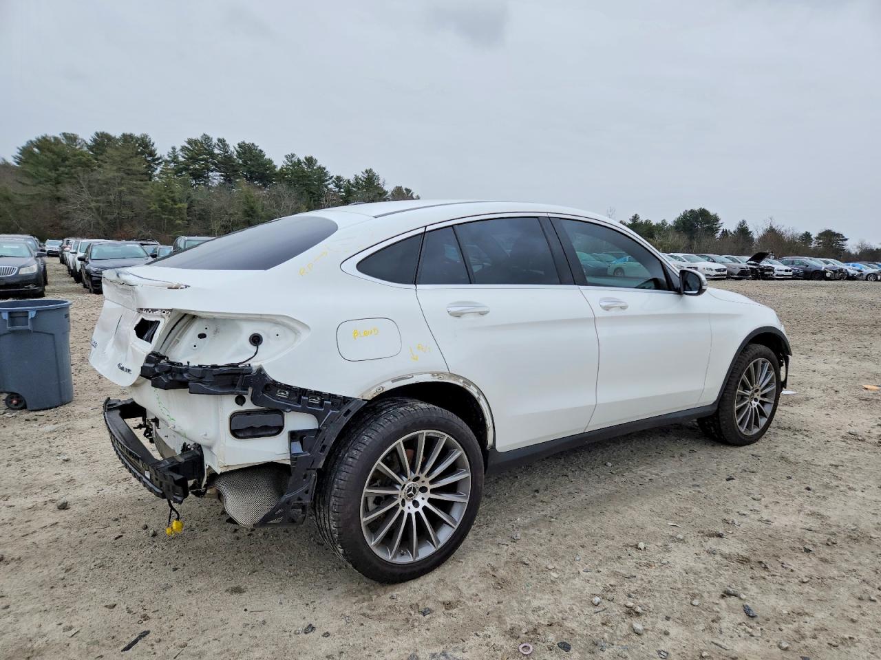 2020 MERCEDES-BENZ GLC COUPE 300 4MATIC photo 3