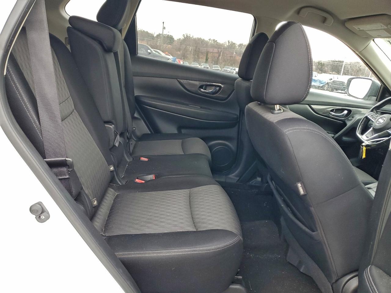 2017 NISSAN ROGUE S photo 31