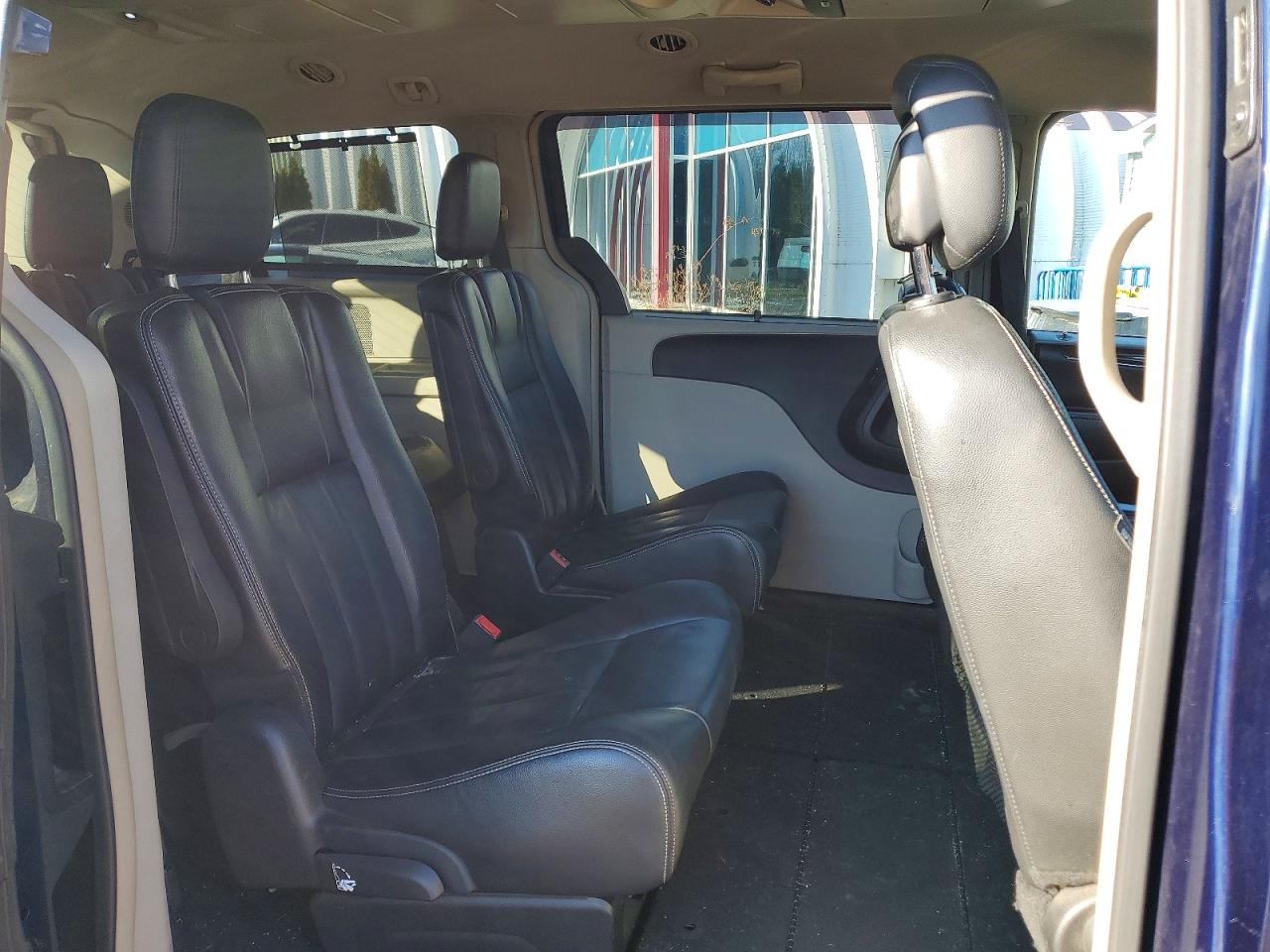 2013 CHRYSLER TOWN & COUNTRY TOURING photo 31