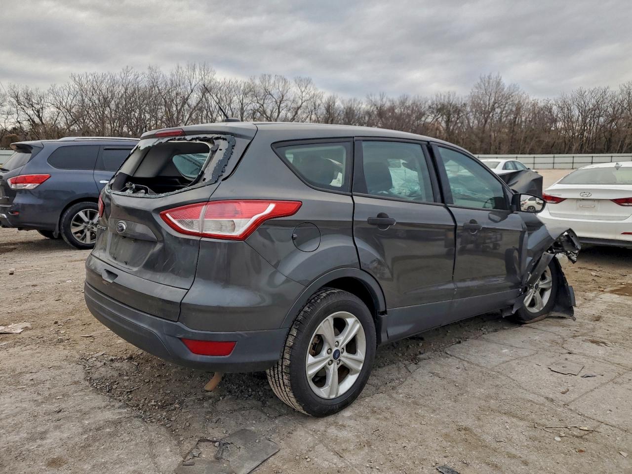 2016 FORD ESCAPE S photo 5