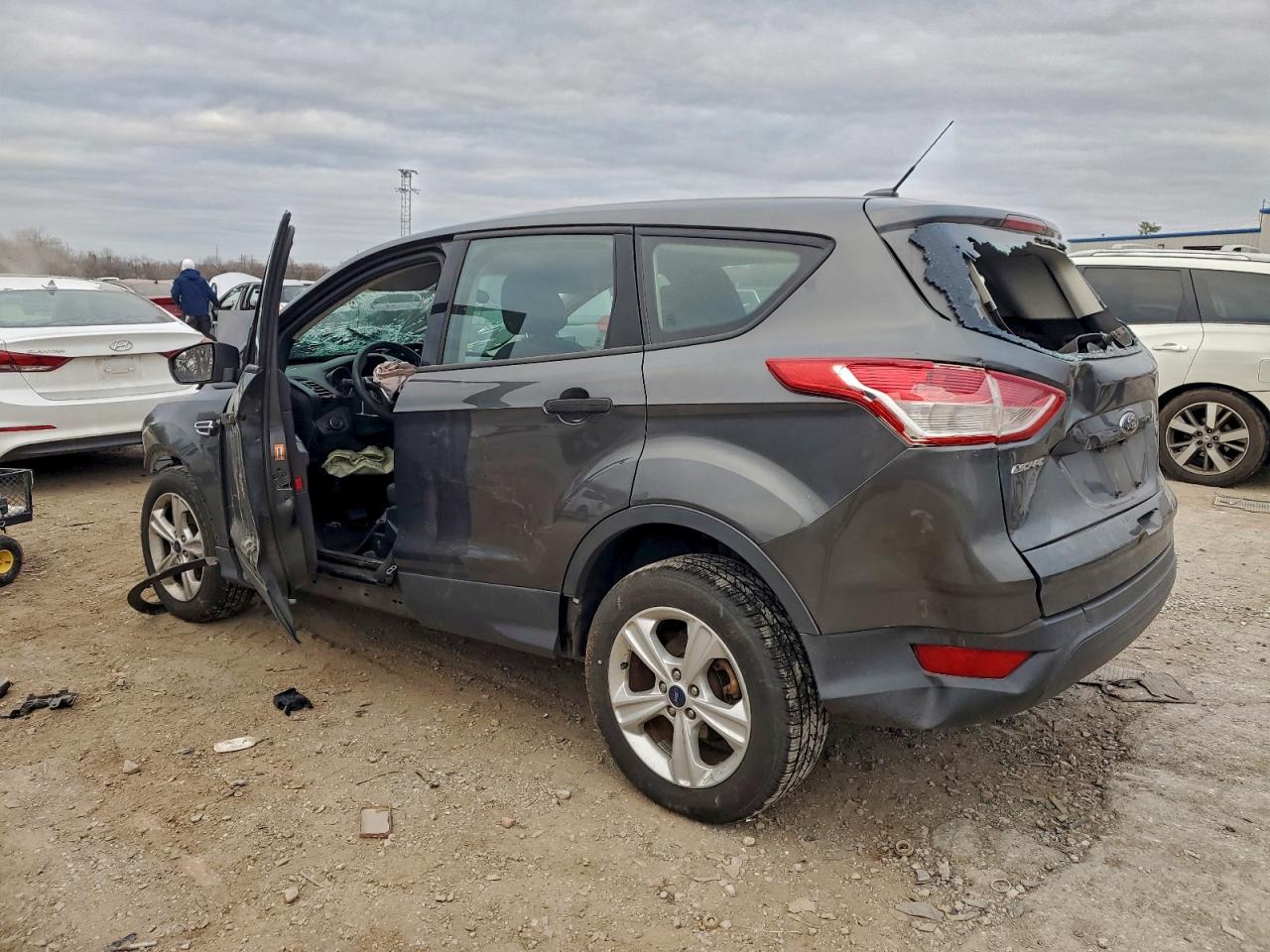 2016 FORD ESCAPE S photo 3