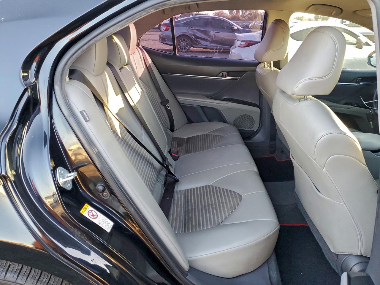 2018 TOYOTA CAMRY L photo 10