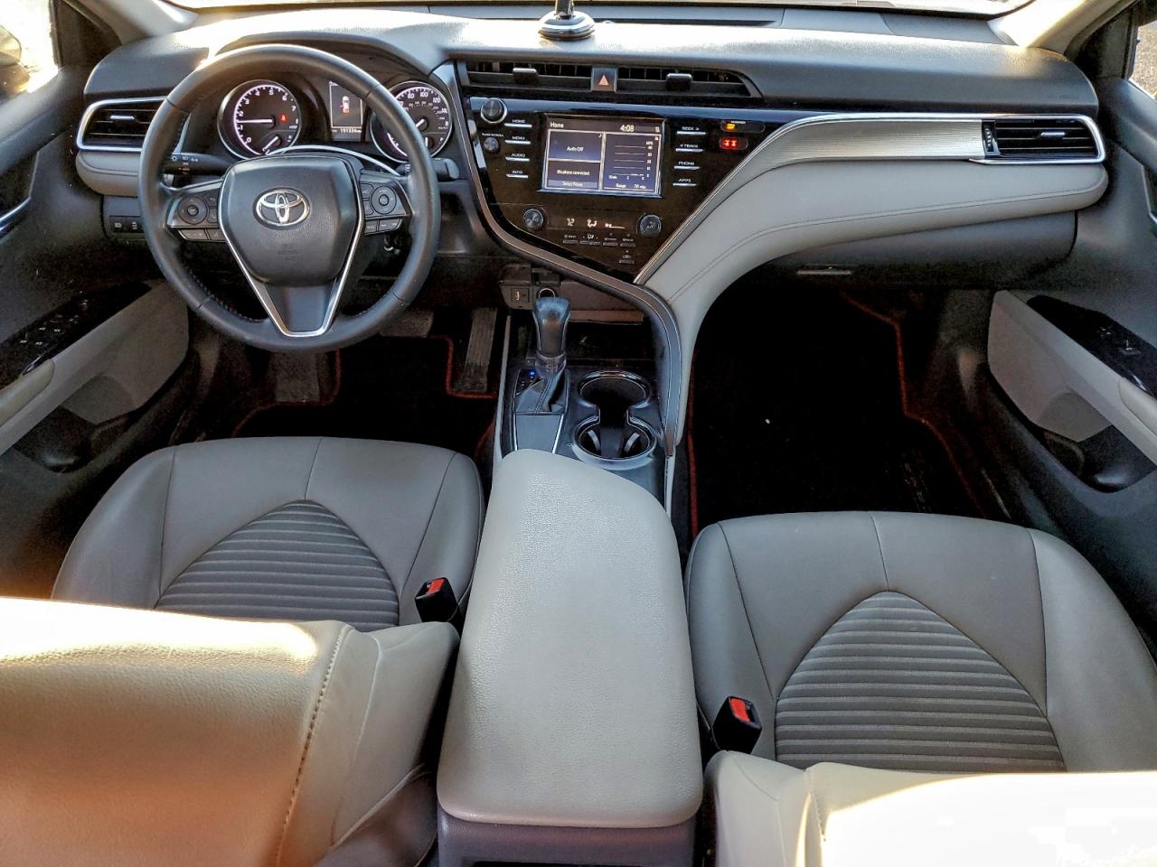 2018 TOYOTA CAMRY L photo 8