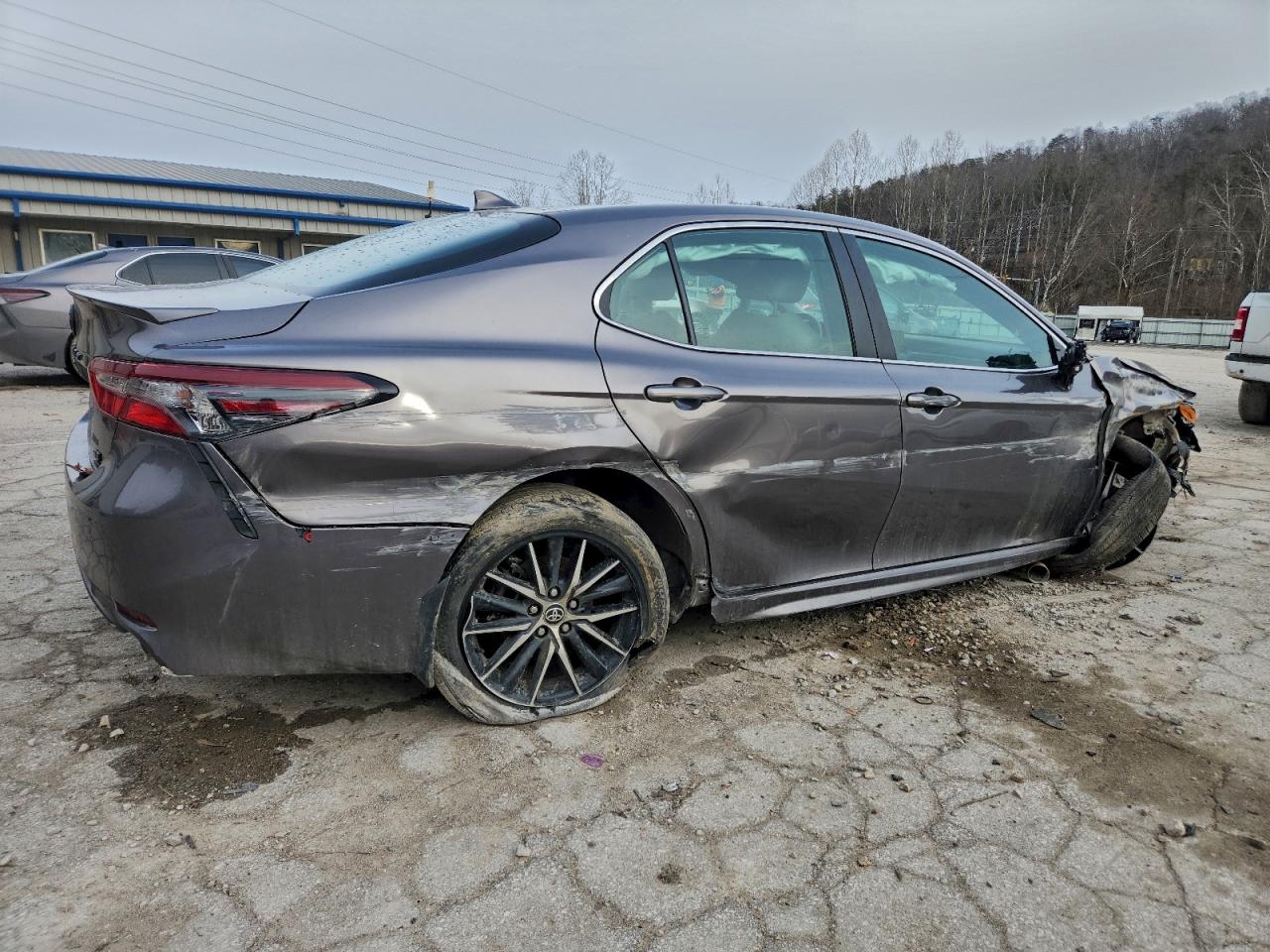 2024 TOYOTA CAMRY SE NIGHT SHADE photo 5