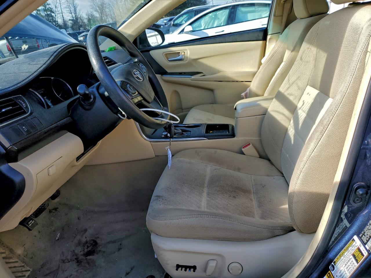 2016 TOYOTA CAMRY LE photo 13